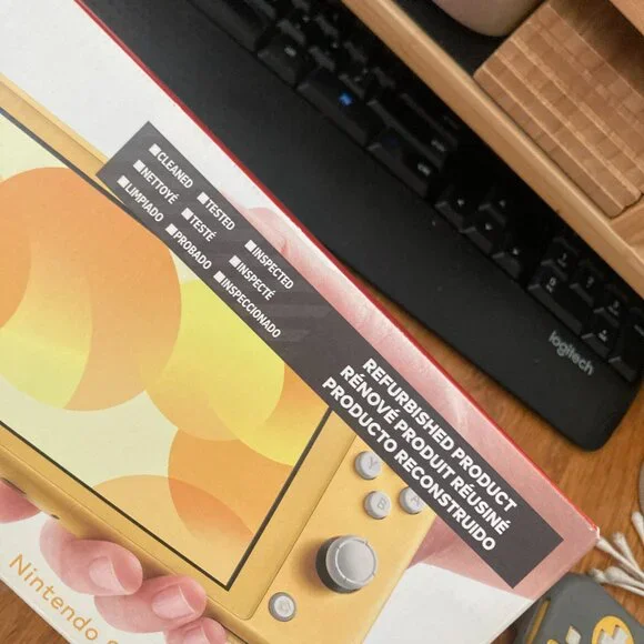 Nintendo Switch Lite & Insignia Protection Kit - Picture 10 of 12